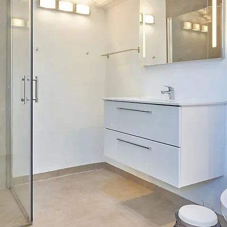 5 Person In Allinge-by Traum בית נופש